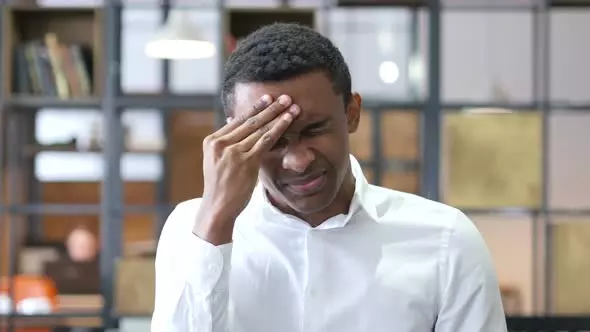 എല്ലാ തലവേദനകളും തല വേദനകളല്ല ചിലത് അപകടകരമാണ് എല്ലാ തലവേദനകളും തല വേദനകളല്ല ചിലത് അപകടകരമാണ്