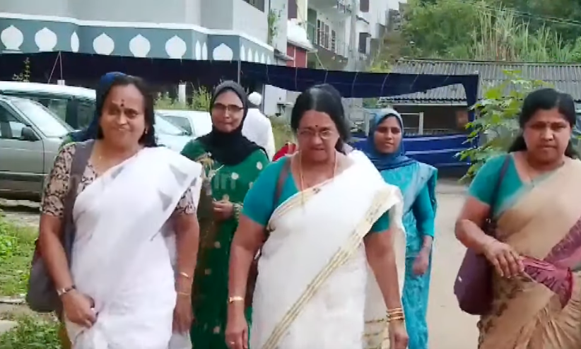 വയനാട്ടില്‍ രാഹുലിന് വേണ്ടി രംഗത്തിറങ്ങി യു.ഡി.എഫ് മഹിളാ സംഘടനകള്‍