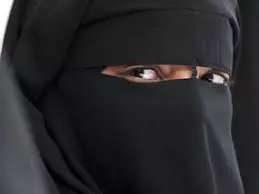 ശ്രീലങ്കയില് മുഖം മറക്കുന്നതിന് വിലക്ക് ശ്രീലങ്കയില് മുഖം മറക്കുന്നതിന് വിലക്ക്