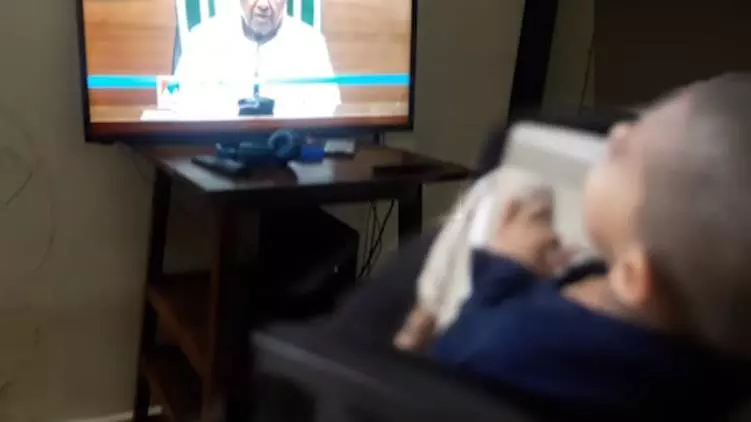 “കുട്ടികള് പല്ലു തേയ്ക്കാതെ ചായ കുടിക്കുന്ന പ്രവണത ശ്രദ്ധയില് പെട്ടു, കര്ശന നടപടി”; പൊട്ടിച്ചിരിപ്പിച്ച് മുഖ്യമന്ത്രിയുടെ വാര്ത്താ സമ്മേളനം “കുട്ടികള് പല്ലു തേയ്ക്കാതെ ചായ കുടിക്കുന്ന പ്രവണത ശ്രദ്ധയില് പെട്ടു, കര്ശന നടപടി”; പൊട്ടിച്ചിരിപ്പിച്ച് മുഖ്യമന്ത്രിയുടെ വാര്ത്താ സമ്മേളനം