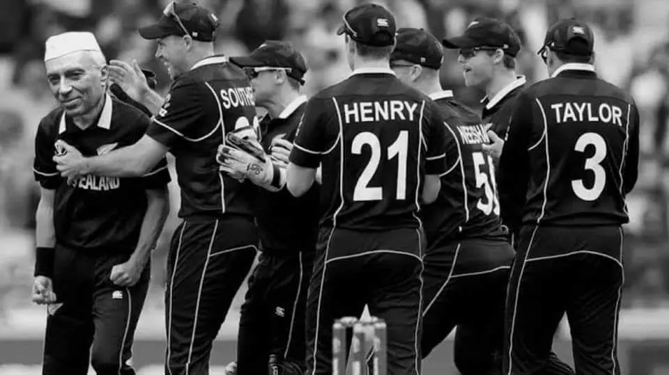 ഇതും നെഹ്റുവിന്റെ തലയിലോ? തോൽവിയിലും ചിരിപടർത്തി സോഷ്യൽ മീഡിയ ഇതും നെഹ്റുവിന്റെ തലയിലോ? തോൽവിയിലും ചിരിപടർത്തി സോഷ്യൽ മീഡിയ