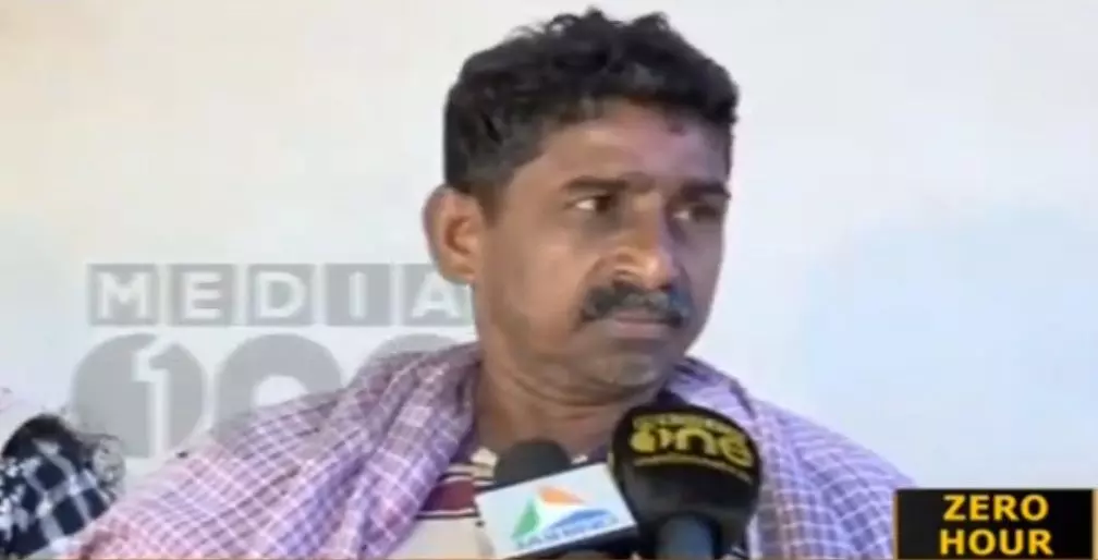 ഡീന് കുര്യാക്കോസിനായി വോട്ടഭ്യര്ത്ഥിച്ച് കൃപേഷിന്റെയും ശരത് ലാലിന്റെയും അച്ഛന്മാര് ഇടുക്കിയില് ഡീന് കുര്യാക്കോസിനായി വോട്ടഭ്യര്ത്ഥിച്ച് കൃപേഷിന്റെയും ശരത് ലാലിന്റെയും അച്ഛന്മാര് ഇടുക്കിയില്