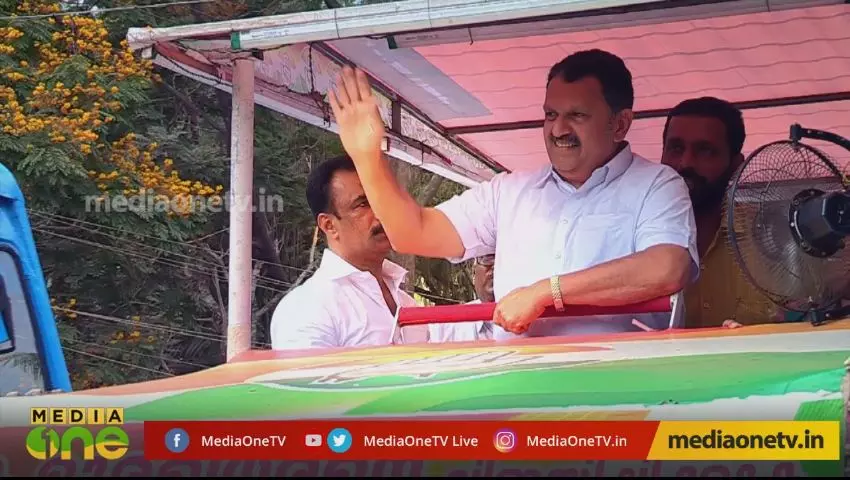 വടകരയിലെ ഇഞ്ചോടിഞ്ച് പോരാട്ടം 