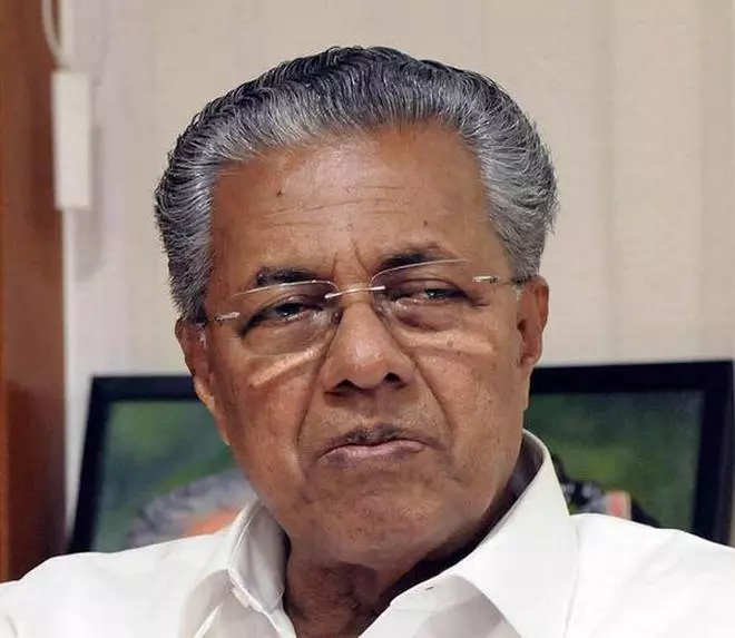 ആവേശം പകര്ന്ന് പിണറായി വിജയന് വടകരയില് ആവേശം പകര്ന്ന് പിണറായി വിജയന് വടകരയില്