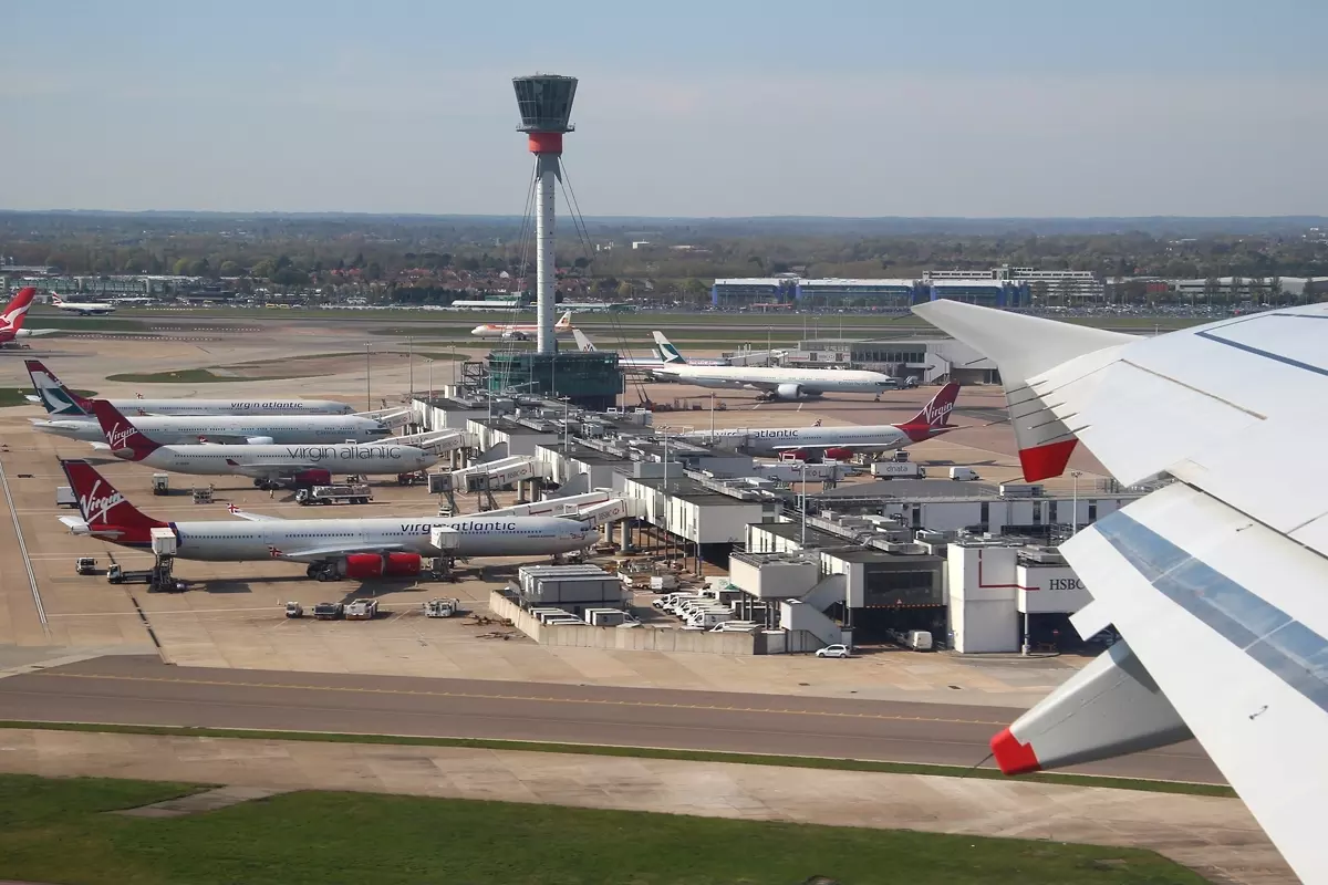 ലണ്ടനിലെ ഹീത്രൊ വിമാനത്താവളം വിപുലീകരിക്കുന്നു ലണ്ടനിലെ ഹീത്രൊ വിമാനത്താവളം വിപുലീകരിക്കുന്നു