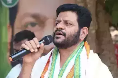 ഷാജഹാൻ വധത്തിനു പിന്നിൽ സി.പി.എം; പാർട്ടിക്കുള്ളിലെ ആഭ്യന്തര പ്രശ്നങ്ങള്; ആരോപണവുമായി വി.കെ ശ്രീകണ്ഠൻ എം.പി ഷാജഹാൻ വധത്തിനു പിന്നിൽ സി.പി.എം; പാർട്ടിക്കുള്ളിലെ ആഭ്യന്തര പ്രശ്നങ്ങള്; ആരോപണവുമായി വി.കെ ശ്രീകണ്ഠൻ എം.പി