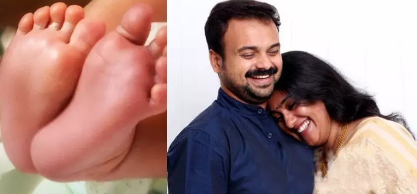 നീണ്ട 14 വർഷത്തെ കാത്തിരിപ്പിനൊടുവില് കുഞ്ചാക്കോ ബോബന് കുഞ്ഞ് പിറന്നു നീണ്ട 14 വർഷത്തെ കാത്തിരിപ്പിനൊടുവില് കുഞ്ചാക്കോ ബോബന് കുഞ്ഞ് പിറന്നു