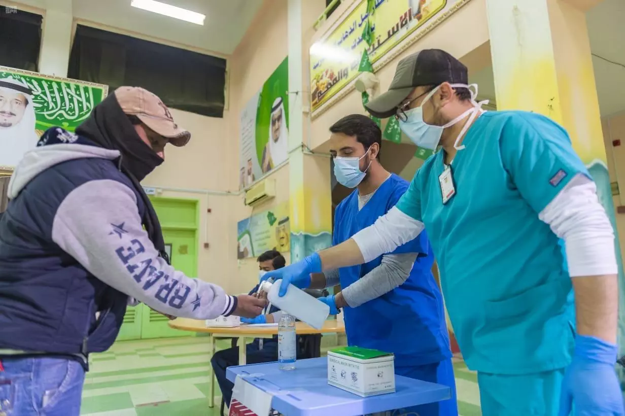 സൗദി കിഴക്കന് പ്രവിശ്യയിലെ രണ്ട് നഗരങ്ങളില് കൂടി ഇരുപത്തി നാല് മണിക്കൂര് കര്ഫ്യൂ സൗദി കിഴക്കന് പ്രവിശ്യയിലെ രണ്ട് നഗരങ്ങളില് കൂടി ഇരുപത്തി നാല് മണിക്കൂര് കര്ഫ്യൂ