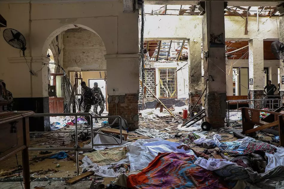 ശ്രീലങ്കയിലെ ഭീകരാക്രമണം: മരണം 359 ആയി, 18 പേര് കൂടി അറസ്റ്റില് ശ്രീലങ്കയിലെ ഭീകരാക്രമണം: മരണം 359 ആയി, 18 പേര് കൂടി അറസ്റ്റില്