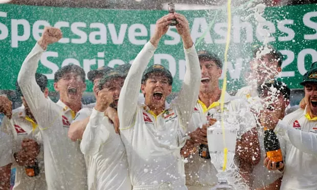 ആഷസ് പരമ്പര സമനിലയില്; അവസാന ടെസ്റ്റില് ഇംഗ്ലണ്ടിന് ജയം ആഷസ് പരമ്പര സമനിലയില്; അവസാന ടെസ്റ്റില് ഇംഗ്ലണ്ടിന് ജയം