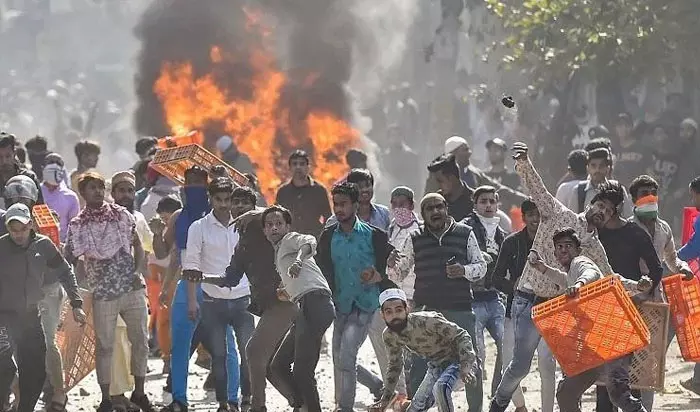 ഡല്ഹി കലാപത്തിന് ഒരാണ്ട്; ഇരകള്ക്കായി പിരിച്ച കോടികള് സിപിഎം വിനിയോഗിച്ചില്ല, കേരളത്തില് നിന്ന് മാത്രം 5.30 കോടി ഡല്ഹി കലാപത്തിന് ഒരാണ്ട്; ഇരകള്ക്കായി പിരിച്ച കോടികള് സിപിഎം വിനിയോഗിച്ചില്ല, കേരളത്തില് നിന്ന് മാത്രം 5.30 കോടി