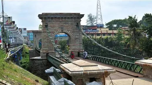 പുനലൂരില് ലീഗിനെതിരെ കോൺഗ്രസ് വിമതൻ മത്സരിക്കും പുനലൂരില് ലീഗിനെതിരെ കോൺഗ്രസ് വിമതൻ മത്സരിക്കും