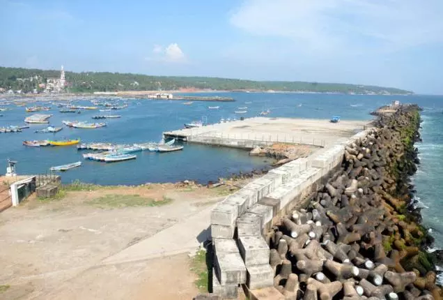 വിഴിഞ്ഞം തുറമുഖം: ആദ്യ ഘട്ടം പൂര്‍ത്തിയാക്കാന്‍ 16 മാസം കൂടി വേണമെന്ന് അദാനി