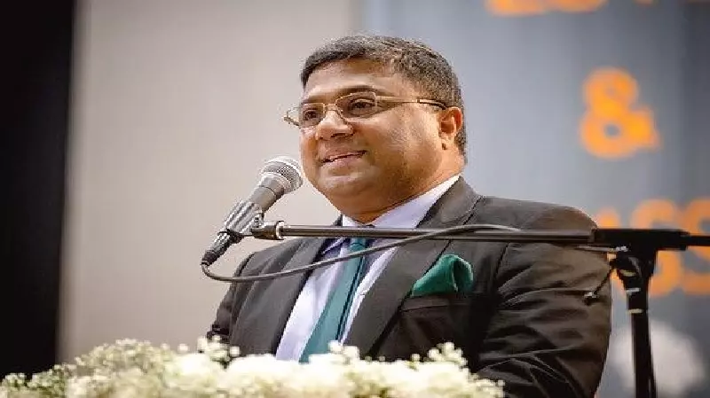 കുവൈത്തിലെ ഇന്ത്യൻ എംബസ്സിയില് അംബാസഡറുടെ മിന്നല് സന്ദർശനം കുവൈത്തിലെ ഇന്ത്യൻ എംബസ്സിയില് അംബാസഡറുടെ മിന്നല് സന്ദർശനം