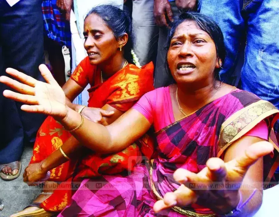 ആശുപത്രിയിൽ നിന്നിറങ്ങി: പൊമ്പിളൈ ഒരുമൈ സമര നേതാവ് ഗോമതി വീണ്ടും നിരാഹാര സമരം തുടങ്ങി ആശുപത്രിയിൽ നിന്നിറങ്ങി: പൊമ്പിളൈ ഒരുമൈ സമര നേതാവ് ഗോമതി വീണ്ടും നിരാഹാര സമരം തുടങ്ങി