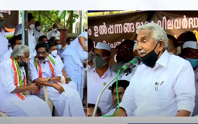 ഇന്ധന വില തുടർച്ചയായ ഒന്പതാം ദിവസവും കൂട്ടി; രാജ്ഭവന് മുന്നിൽ മുല്ലപ്പള്ളിയുടെ സമരം ഇന്ധന വില തുടർച്ചയായ ഒന്പതാം ദിവസവും കൂട്ടി; രാജ്ഭവന് മുന്നിൽ മുല്ലപ്പള്ളിയുടെ സമരം