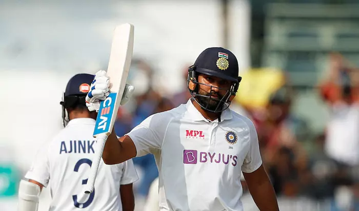 ഇന്ത്യ 329ന് പുറത്ത്; ഇംഗ്ലണ്ടിന് ആദ്യ വിക്കറ്റ് നഷ്ടം ഇന്ത്യ 329ന് പുറത്ത്; ഇംഗ്ലണ്ടിന് ആദ്യ വിക്കറ്റ് നഷ്ടം