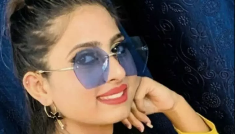 ടിക് ടോക് താരം ബ്യൂട്ടിപാര്ലറില് കൊല്ലപ്പെട്ട നിലയില്; മരണശേഷവും ഫോണില് നിന്ന് സന്ദേശവും വീഡിയോകളും ടിക് ടോക് താരം ബ്യൂട്ടിപാര്ലറില് കൊല്ലപ്പെട്ട നിലയില്; മരണശേഷവും ഫോണില് നിന്ന് സന്ദേശവും വീഡിയോകളും