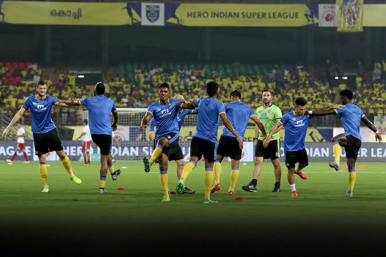 സ്പോണ്സറുമായി ഭിന്നത; പ്രീ സീസണ് ടൂര് പൂര്ത്തിയാക്കാതെ ബ്ലാസ്റ്റേഴ്സ് മടങ്ങുന്നു സ്പോണ്സറുമായി ഭിന്നത; പ്രീ സീസണ് ടൂര് പൂര്ത്തിയാക്കാതെ ബ്ലാസ്റ്റേഴ്സ് മടങ്ങുന്നു