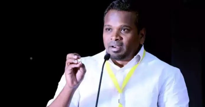 ചാരിറ്റിയുടെ പേരിൽ തട്ടിപ്പെന്ന്; ഫിറോസ് കുന്നംപറമ്പിലിനെതിരെ പരാതി ചാരിറ്റിയുടെ പേരിൽ തട്ടിപ്പെന്ന്; ഫിറോസ് കുന്നംപറമ്പിലിനെതിരെ പരാതി