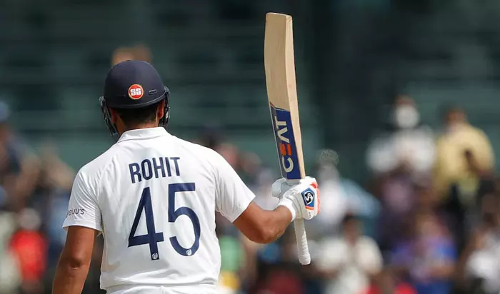 തകർപ്പൻ സെഞ്ച്വറിയുമായി വിമർശകരുടെ വായടപ്പിച്ച് രോഹിത്; ഇന്ത്യ ഡ്രൈവിങ് സീറ്റിൽ തകർപ്പൻ സെഞ്ച്വറിയുമായി വിമർശകരുടെ വായടപ്പിച്ച് രോഹിത്; ഇന്ത്യ ഡ്രൈവിങ് സീറ്റിൽ