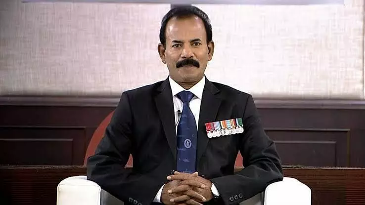 മേജര് രവിയെ ആഘോഷിക്കാന് ചില്ലറ ഉളുപ്പ്കേടൊന്നും പോരാ; വി.ആര് അനൂപ് മേജര് രവിയെ ആഘോഷിക്കാന് ചില്ലറ ഉളുപ്പ്കേടൊന്നും പോരാ; വി.ആര് അനൂപ്