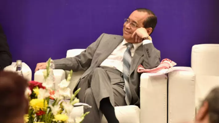 മഹുവ മോയിത്രക്കെതിരെ കോടതിയിൽ പോകാനില്ല; അവിടെനിന്ന് വിധി കിട്ടാന് വൈകും: രഞ്ജൻ ഗോഗോയ് മഹുവ മോയിത്രക്കെതിരെ കോടതിയിൽ പോകാനില്ല; അവിടെനിന്ന് വിധി കിട്ടാന് വൈകും: രഞ്ജൻ ഗോഗോയ്