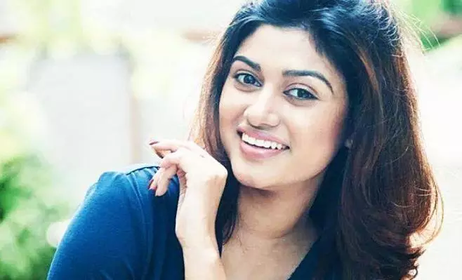 ഗോ ബാക്ക് മോദി ട്വീറ്റ്: നടി ഓവിയക്കെതിരെ രാജ്യദ്രോഹ കുറ്റം ചുമത്തണമെന്ന് ബിജെപി ഗോ ബാക്ക് മോദി ട്വീറ്റ്: നടി ഓവിയക്കെതിരെ രാജ്യദ്രോഹ കുറ്റം ചുമത്തണമെന്ന് ബിജെപി