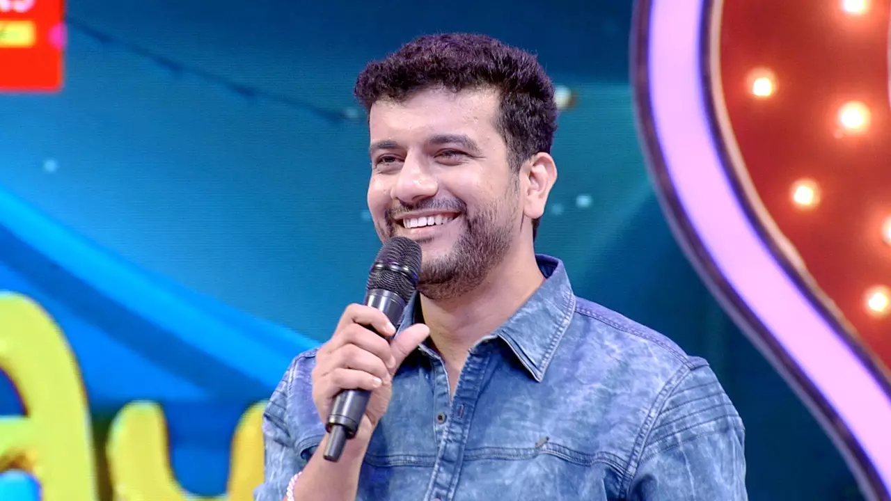 രമേശ് പിഷാരടി കോണ്ഗ്രസിലേക്ക്; ഐശ്വര്യകേരള യാത്രയില് പങ്കെടുത്തേക്കും രമേശ് പിഷാരടി കോണ്ഗ്രസിലേക്ക്; ഐശ്വര്യകേരള യാത്രയില് പങ്കെടുത്തേക്കും