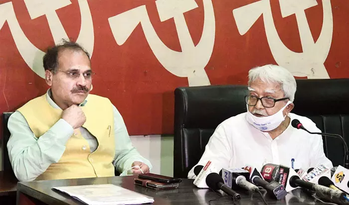 പശ്ചിമബംഗാളിൽ സീറ്റു വിഭജന ചർച്ചകൾ പൂർത്തിയാക്കി സിപിഎമ്മും കോൺഗ്രസും പശ്ചിമബംഗാളിൽ സീറ്റു വിഭജന ചർച്ചകൾ പൂർത്തിയാക്കി സിപിഎമ്മും കോൺഗ്രസും