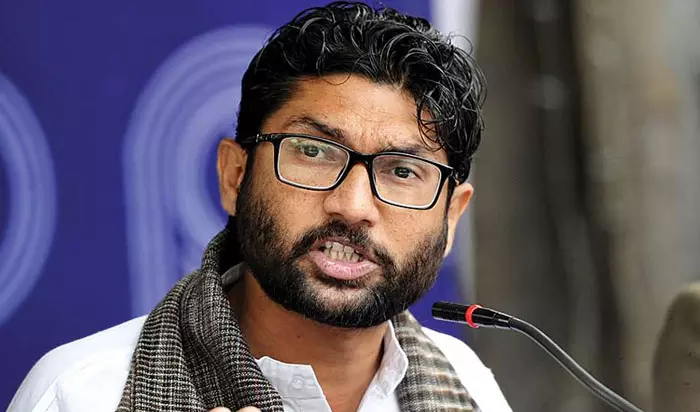 സിമി കേസ്: അവർക്ക് നഷ്ടമായത് 20 വർഷം, ഇതെന്റെ ഹൃദയം തകർക്കുന്നു: ജിഗ്നേഷ് മേവാനി സിമി കേസ്: അവർക്ക് നഷ്ടമായത് 20 വർഷം, ഇതെന്റെ ഹൃദയം തകർക്കുന്നു: ജിഗ്നേഷ് മേവാനി