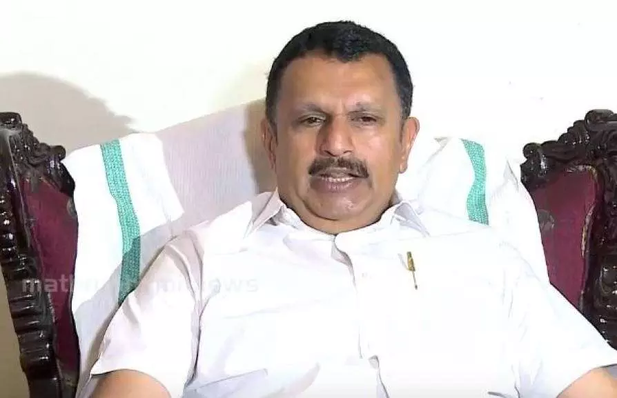 തരൂരിന്റെ പരിപാടി അറിയിച്ചില്ലെന്ന് പറഞ്ഞത് ശരിയായില്ല; നാട്ടകം സുരേഷിനെതിരെ കെ മുരളീധരൻ