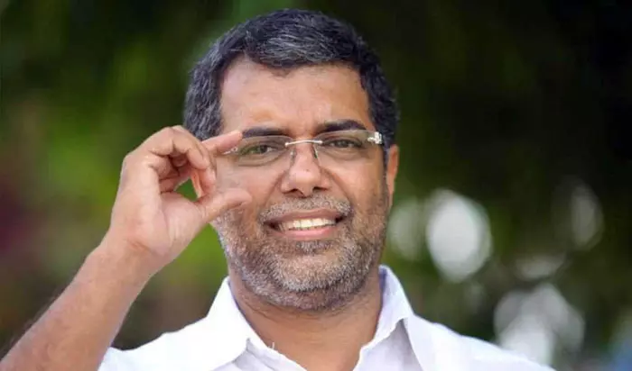 നരേന്ദ്രമോദിയുടെ ഭരണം മുന്നേറുമ്പോൾ പെട്രോൾ മാഫിയയെ നിലക്ക് നിർത്തും: അബ്ദുല്ലക്കുട്ടി നരേന്ദ്രമോദിയുടെ ഭരണം മുന്നേറുമ്പോൾ പെട്രോൾ മാഫിയയെ നിലക്ക് നിർത്തും: അബ്ദുല്ലക്കുട്ടി