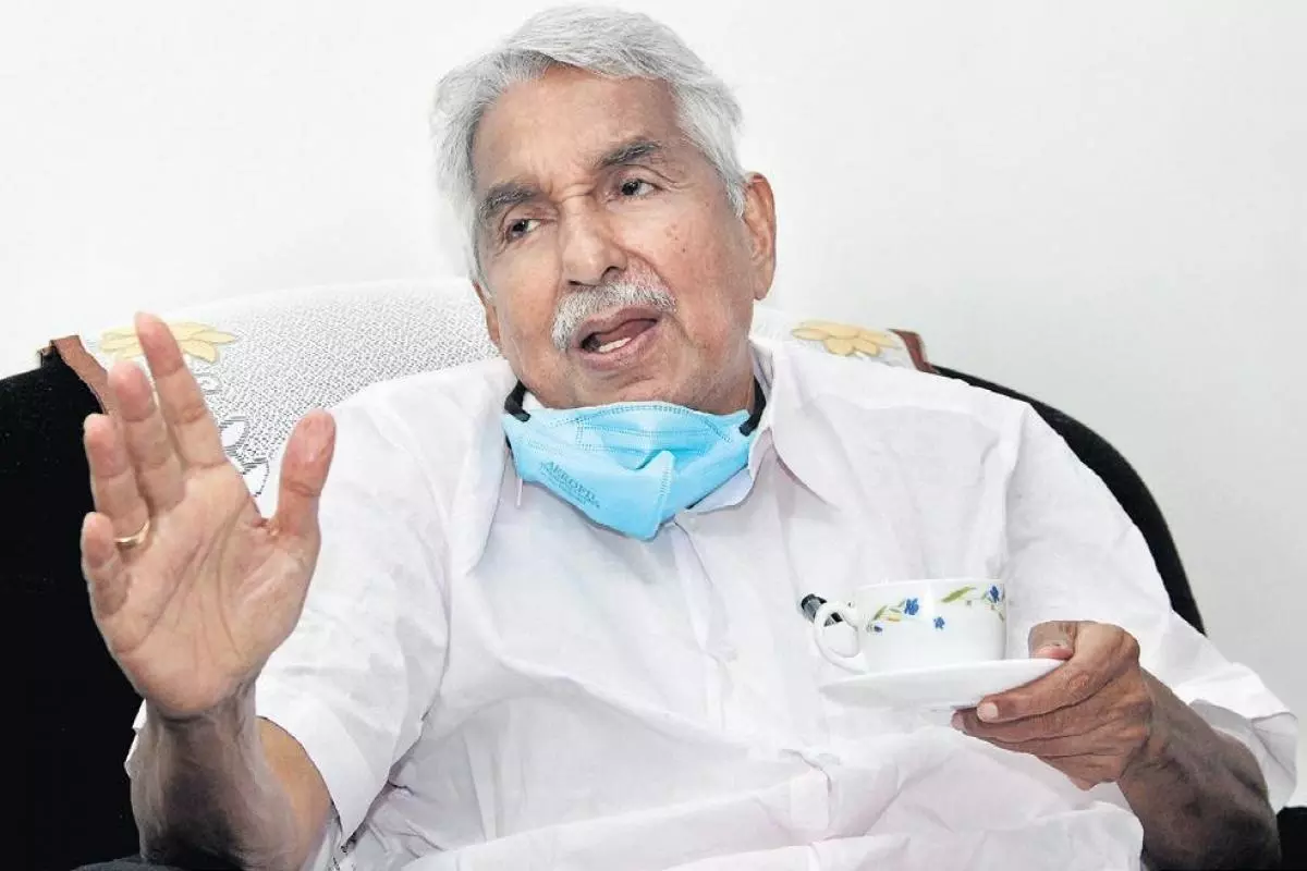 ഇടത് സർക്കാരിനെ കടലിന്റെ മക്കൾ കടലിൽ എറിയും; ഉമ്മൻ ചാണ്ടി ഇടത് സർക്കാരിനെ കടലിന്റെ മക്കൾ കടലിൽ എറിയും; ഉമ്മൻ ചാണ്ടി