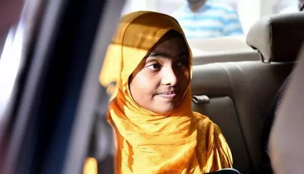 ഇത് എന്റെ കഥ; ഭരണകൂട ഭീകരതക്കിടയിലെ മുസ്ലിം സ്ത്രീ ജീവിതത്തെ അടയാളപ്പെടുത്തുന്ന പുസ്തകം ഇത് എന്റെ കഥ; ഭരണകൂട ഭീകരതക്കിടയിലെ മുസ്ലിം സ്ത്രീ ജീവിതത്തെ അടയാളപ്പെടുത്തുന്ന പുസ്തകം