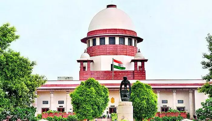 ഭർതൃഗൃഹങ്ങളിൽ ഭാര്യക്ക് സംഭവിക്കുന്ന എല്ലാ പരിക്കുകൾക്കും ഭർത്താവാണ് ഉത്തരവാദിയെന്ന് സുപ്രീം കോടതി ഭർതൃഗൃഹങ്ങളിൽ ഭാര്യക്ക് സംഭവിക്കുന്ന എല്ലാ പരിക്കുകൾക്കും ഭർത്താവാണ് ഉത്തരവാദിയെന്ന് സുപ്രീം കോടതി