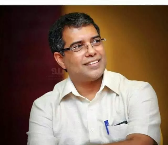 വിമാനത്തിലിരുന്ന് കണ്ടത് ദൃശ്യം2 വ്യാജ പതിപ്പോ? വിശദീകരണവുമായി അബ്ദുള്ളക്കുട്ടി വിമാനത്തിലിരുന്ന് കണ്ടത് ദൃശ്യം2 വ്യാജ പതിപ്പോ? വിശദീകരണവുമായി അബ്ദുള്ളക്കുട്ടി