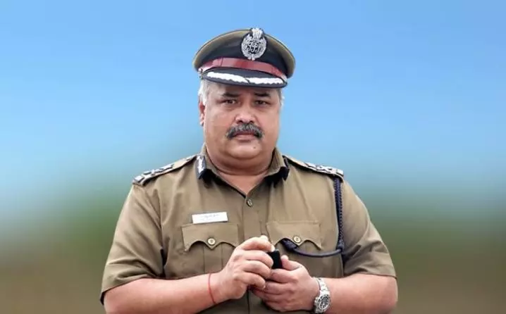 ഐപിഎസ് ഉദ്യോഗസ്ഥയെ പീഡിപ്പിക്കാന് ശ്രമിച്ചെന്ന പരാതി: സ്പെഷ്യല് ഡിജിപിക്കെതിരെ കേസ് ഐപിഎസ് ഉദ്യോഗസ്ഥയെ പീഡിപ്പിക്കാന് ശ്രമിച്ചെന്ന പരാതി: സ്പെഷ്യല് ഡിജിപിക്കെതിരെ കേസ്