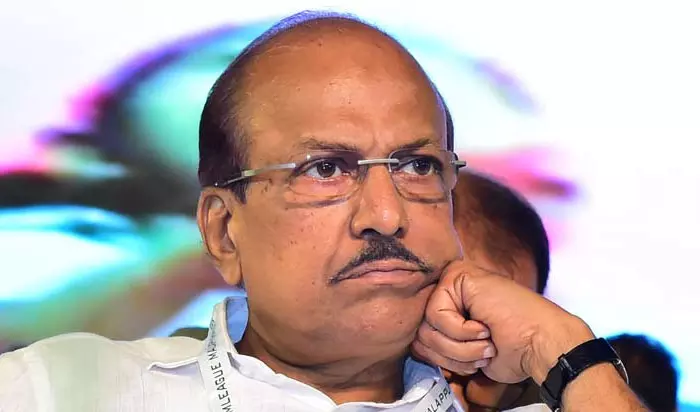 യോഗത്തിന് വൈകിയെത്തി; ലീഗ് സ്ഥാനാർഥി പട്ടികയില് കുഞ്ഞാലിക്കുട്ടിക്ക് അതൃപ്തി? യോഗത്തിന് വൈകിയെത്തി; ലീഗ് സ്ഥാനാർഥി പട്ടികയില് കുഞ്ഞാലിക്കുട്ടിക്ക് അതൃപ്തി?