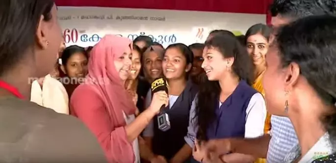 ആളൊരുങ്ങി, അരങ്ങൊരുങ്ങി, കലവറയുമൊരുങ്ങി  