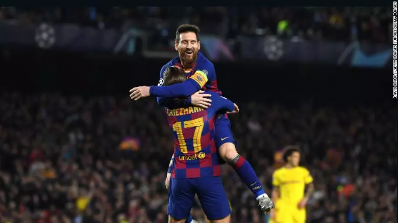 മെസി മാജിക് തിരശീലയിലേക്കും; ആവേശത്തോടെ ഫുട്ബോള് പ്രേമികള് മെസി മാജിക് തിരശീലയിലേക്കും; ആവേശത്തോടെ ഫുട്ബോള് പ്രേമികള്