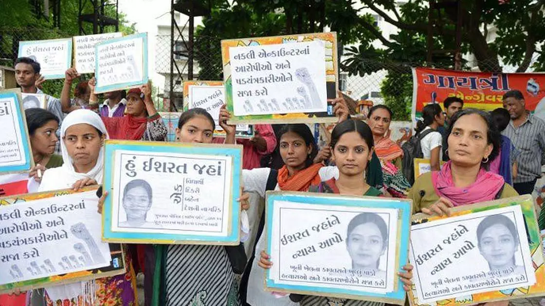 ഇശ്റത്ത് ജഹാൻ വ്യാജ ഏറ്റുമുട്ടൽ; കുറ്റാരോപിതരെ ചോദ്യം ചെയ്യുന്നത് ഗുജറാത്ത് സര്ക്കാര് തടഞ്ഞെന്ന് സിബിഐ ഇശ്റത്ത് ജഹാൻ വ്യാജ ഏറ്റുമുട്ടൽ; കുറ്റാരോപിതരെ ചോദ്യം ചെയ്യുന്നത് ഗുജറാത്ത് സര്ക്കാര് തടഞ്ഞെന്ന് സിബിഐ