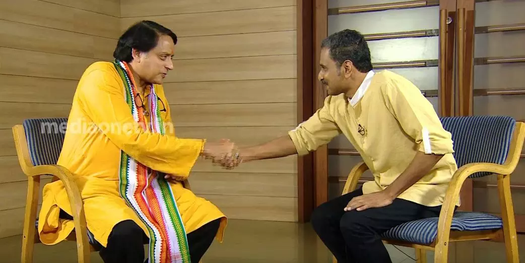 പൗരത്വ നിയമത്തിനെതിരായ പ്രക്ഷോഭം ശരത് പവാര്‍ നയിക്കണമെന്ന് തരൂര്‍