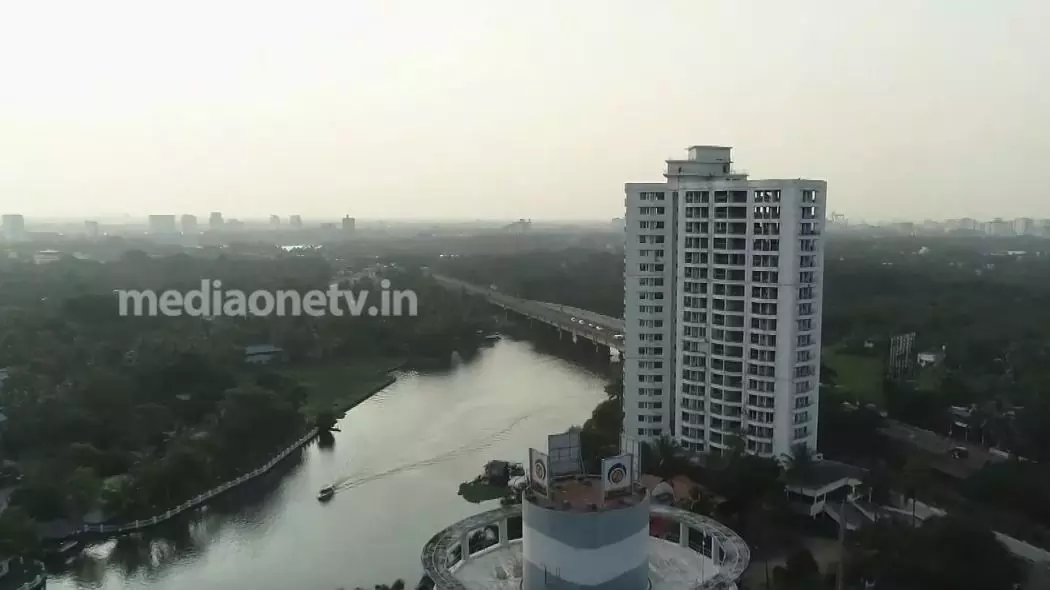 മരട് പഠിപ്പിക്കുന്നത്...