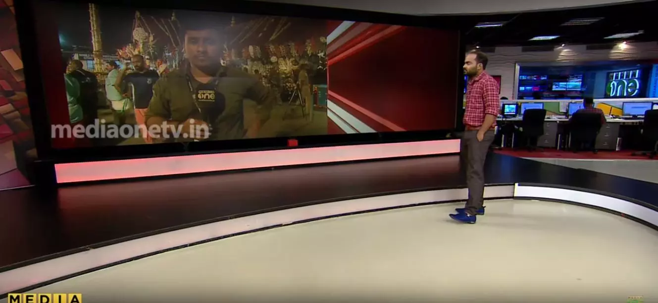 മകര വിളക്ക് തെളിഞ്ഞു; ദര്‍ശന സായൂജ്യമടഞ്ഞ് ഭക്തര്‍ | News Theatre