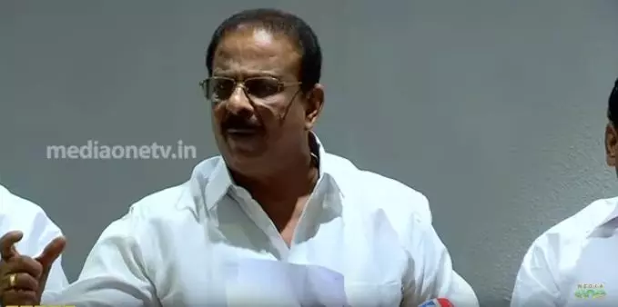 ഫാസിസത്തെ തോല്‍പിച്ച് മോചനം നേടിയിട്ട് എന്ത് ചെയ്യണമെന്ന് കോണ്‍ഗ്രസിന് ഭയമുണ്ടോ?  