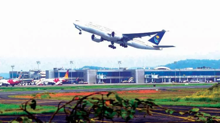 പുതുവത്സരത്തിന്റെ ഭാഗമായി സൌദിയില് വിമാനക്കമ്പനികളുടെ ഓഫറുകള്; 39 റിയാല് മുതല് ടിക്കറ്റുകള് പുതുവത്സരത്തിന്റെ ഭാഗമായി സൌദിയില് വിമാനക്കമ്പനികളുടെ ഓഫറുകള്; 39 റിയാല് മുതല് ടിക്കറ്റുകള്