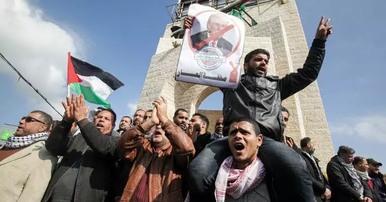 ട്രംപ് അവതരിപ്പിച്ച അമേരിക്കയുടെ പശ്ചിമേഷ്യന്‍ പദ്ധതിക്കെതിരെ വ്യാപക പ്രതിഷേധം