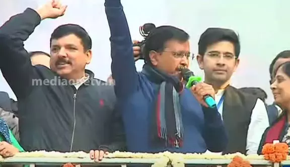 ഡല്‍ഹിയില്‍ നിന്നുള്ള ഒരു ‘വാളി’ന്‍റെ കഥയാണ്, കെജ്‍രി’വാള്‍’ 