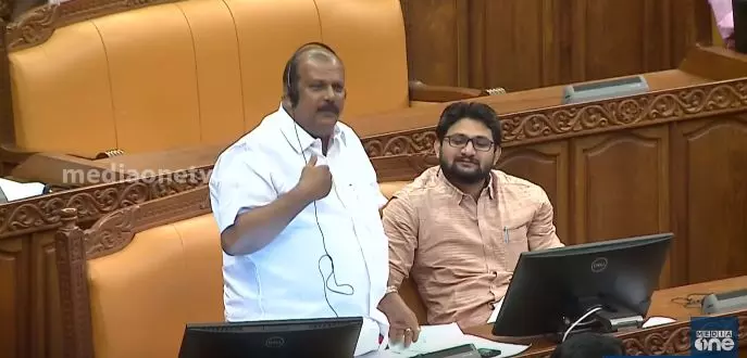 എങ്ങനെ കുടവയര്‍ കുറക്കാം, സഭ നിര്‍ത്തിവെച്ച് ചര്‍ച്ച ചെയ്യുന്നു !